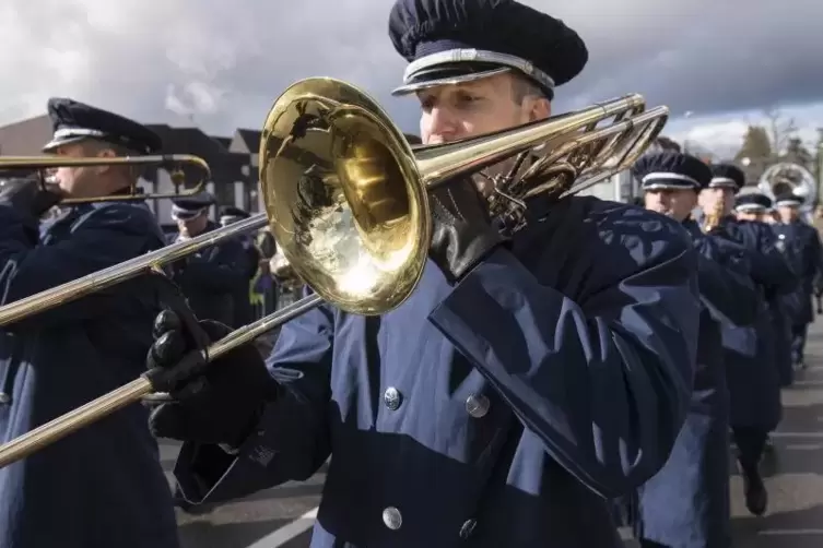 F&uuml;r Musik sorgte die USAFE-Band. 