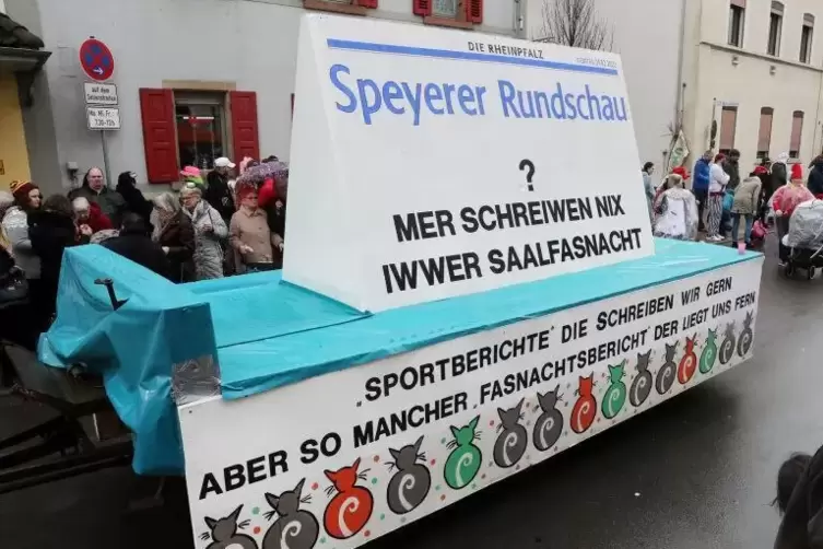 Kritik an der RHEINPFALZ: der Motivwagen in Waldsee. 