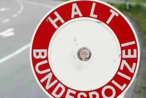 Über Einstellungsmöglichkeiten im mittleren und gehobenen Dienst informiert die Bundespolizei. 