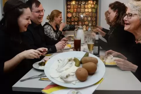 Heringsessen am Mittwochabend in der KVN-Narrenstube. 