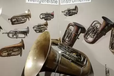 Große Tuba und kleine Trompete: zu sehen im Musikantenlandmuseum auf Burg Lichtenberg.