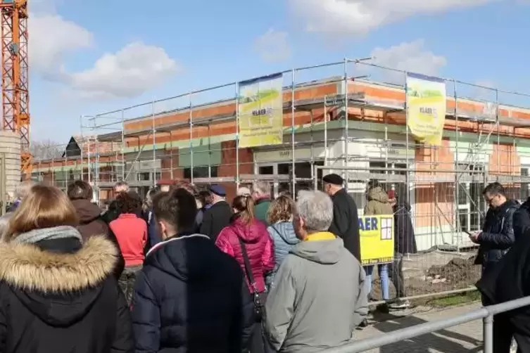 Rohbau fertig: Noch rund ein Jahr wird am Jugendförderzentrum gearbeitet.