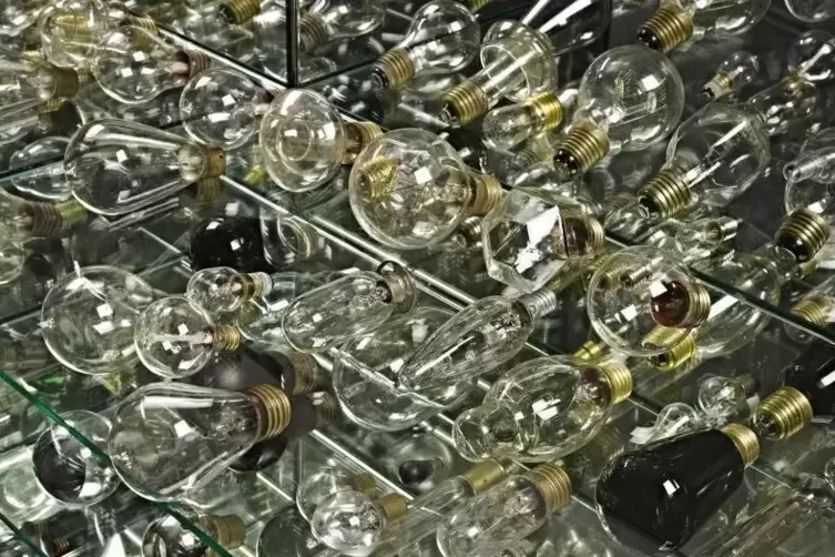 Werbung? &bdquo;Light Bulbs&ldquo; des Kunst-Duos Scheltens & Abbens.