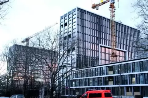 Ein neuer Büroriegel entsteht gerade hinter dem Hauptbahnhof..