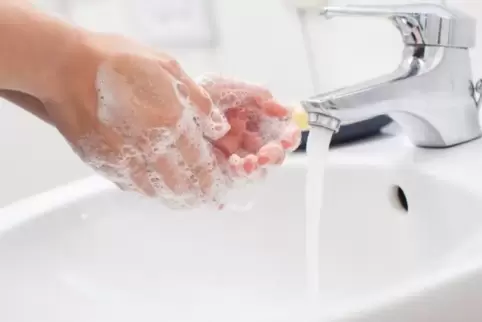 Eine Empfehlung, um Infektionen zu vermeiden: häufiges und gründliches Händewaschen. 