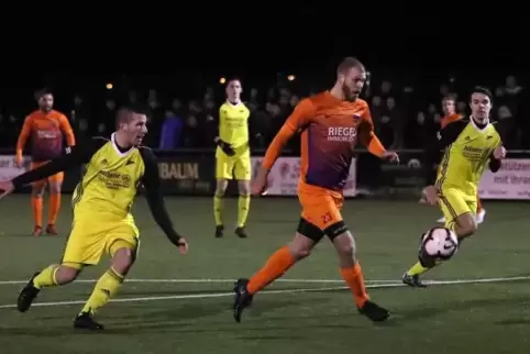 Spurt hingelegt: Marc-David Thau (orange).