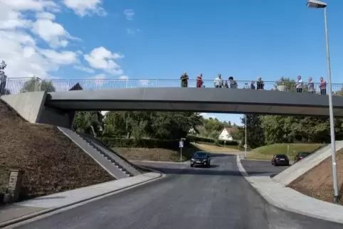 Für die Brücke über die Kuseler Haischbachstraße dürfte es Unterlagen geben. Denn die wurde erst vor eineinhalb Jahren neu gebau