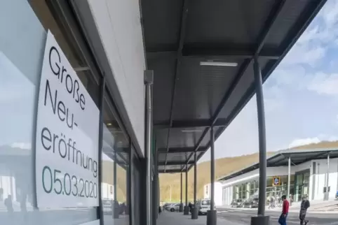 Deichmann (im Vordergrund), dm, Aldi und der Textilmarkt AWG eröffnen am Donnerstag.