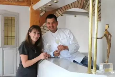 Führen seit 2014 den „Admiral“ in Weisenheim am Berg: Martina Kraemer-Stehr und Holger Stehr.
