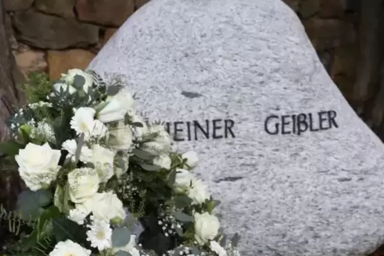 Heiner Geißler hat als Bergsteiger viele Gipfel erklommen, als Politiker viele Steine aus dem Weg geräumt. Daher ist sein Grabst