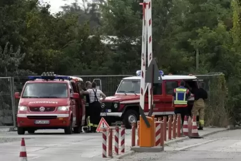 Am Unfalltag waren auf dem Heßheimer Deponiegelände zahlreiche Feuerwehrkräfte im Einsatz.