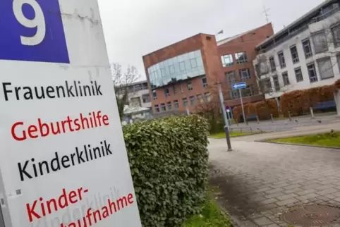 Der infizierte Oberarzt war an der Uni-Kinderklinik tätig. Der infizierte Oberarzt war an der Uni-Kinderklinik tätig.