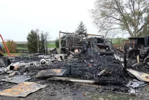 Trauriges Bild: die Überreste des abgebrannten Vereinsheims nach dem Feuer im November 2017. 