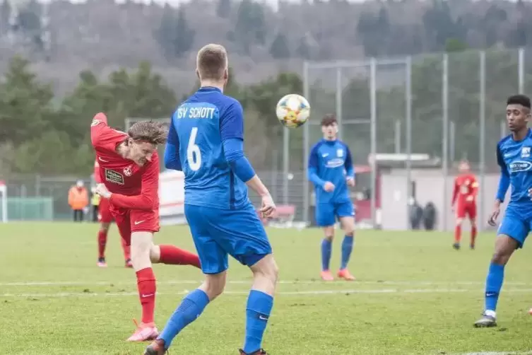War am Samstag für die zweite Mannschaft des FCK im Einsatz, aber nicht erfolgreich: Andri Runar Bjarnason, Stürmer aus dem Prof