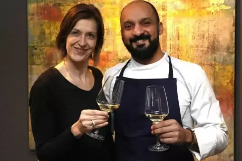 Kerstin und Faycal Bettioui stoßen auf den neuen Stern an. 