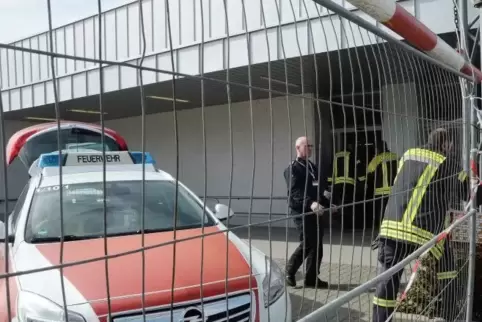 In Neustadt wurde nach dem bestätigten Corona-Fall im Ex-Aldi in der Speyerdorfer Straße ein Testcenter für Rachenabstriche eing