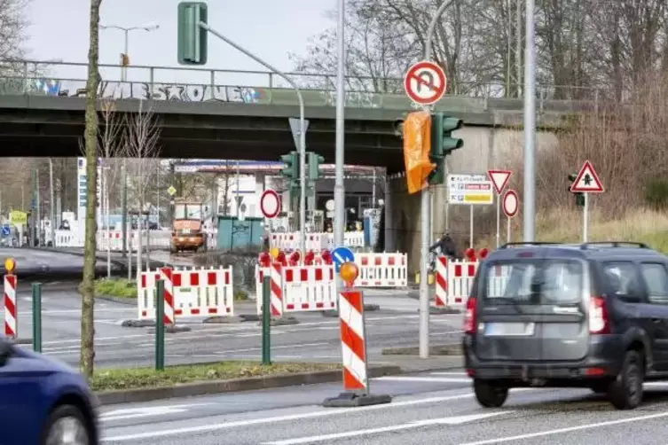 Nichts geht mehr: Von der Brandenburger Stra&szlig;e aus ist keine Zufahrt in die K&ouml;nigstra&szlig;e m&ouml;glich. 