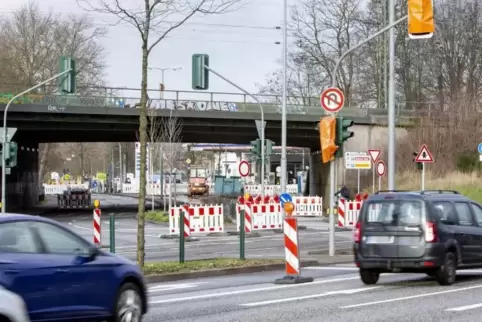 Nichts geht mehr: Von der Brandenburger Straße aus ist keine Zufahrt in die Königstraße möglich. 