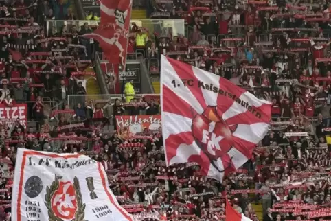 Wegen Corona: Solche Bilder werden zunächst eher nicht mehr in den Stadien zu sehen sein. 