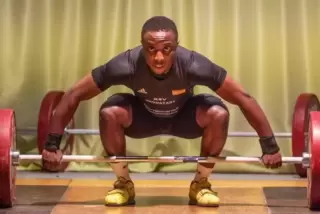 Padou Izere Shima imponierte mit einem Bestwert im Reißen.