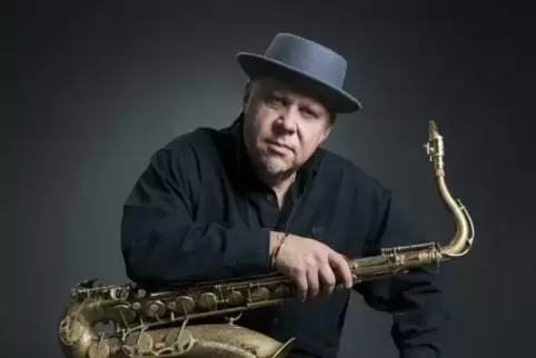 Ausnahme-Saxofonist Tony Lakatos ist zu Gast in Ebertsheim. 