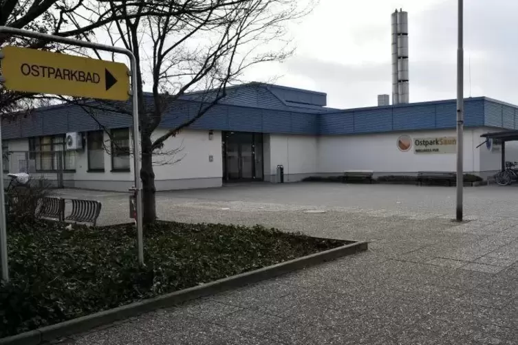 &bdquo;Bis auf Weiteres&ldquo; ist der Betrieb im Ostparkbad eingestellt.