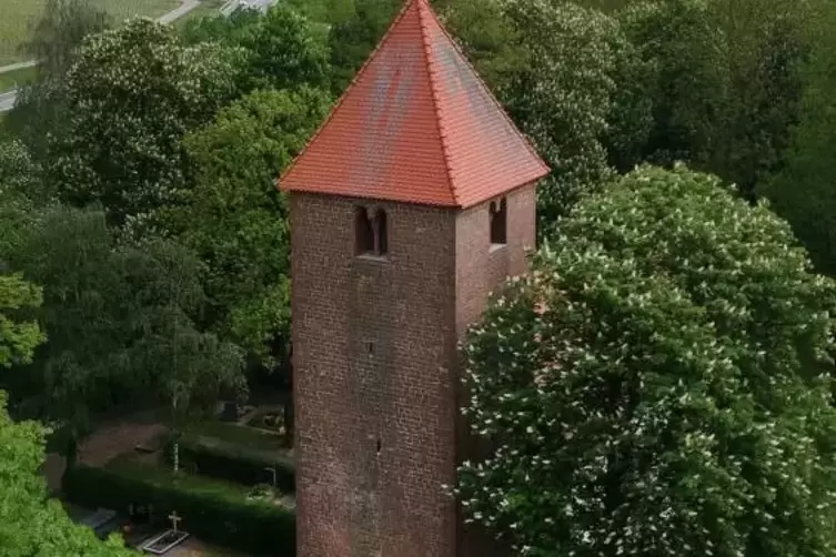 Die Wollmesheimer Kirche, genauer: ihr Turm, ist die älteste der Pfalz.