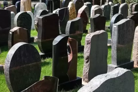 Bestattungen könnten teilweise auch verschoben werden. 