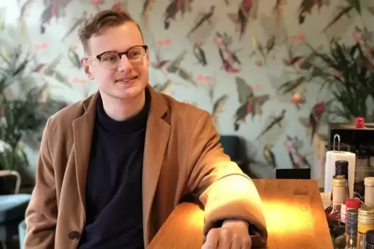 Clemens Traub in einer Bar in Mainz. 