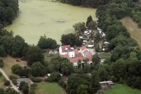 Der Druslach-Weiher. Im November wurde er vom Angelsportverein neu mit Fischen besetzt. 