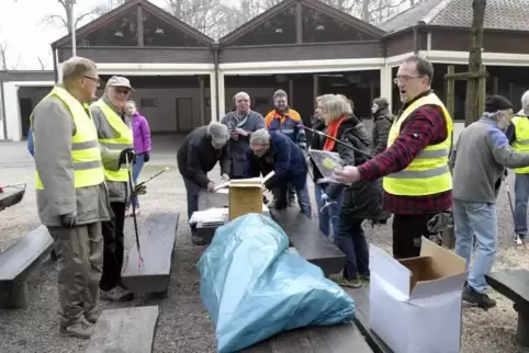 Selbst gemeinsames Müll sammeln – hier beim Aktionstag Sauberes Mutterstadt vor einigen Jahren – muss entfallen. 