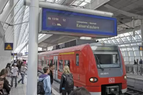 Die Deutsche Bahn fährt den Löwenanteil des regionalen Bahnverkehrs in der Pfalz, darunter die S-Bahn Rhein-Neckar.