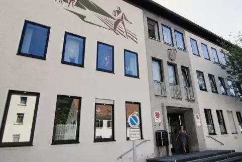 Das Verwaltungsgebäude in der Landauer Straße ist jetzt für den Publikumsverkehr geschlossen.