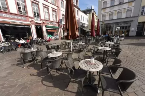 Wegen des Coronavirus bleiben schon jetzt viele Menschen den Cafés fern. 