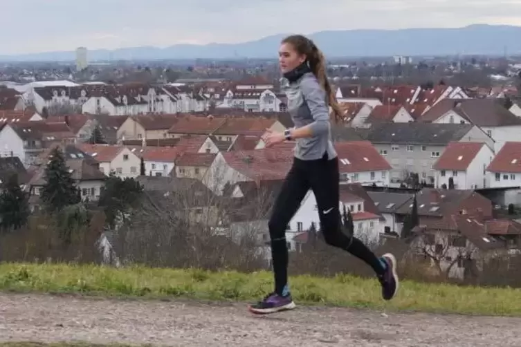 Bisher ging’s in der Läuferkarriere von Lara Elea Eckhardt hauptsächlich bergauf – und das nicht nur bei Bergläufen oder im Trai
