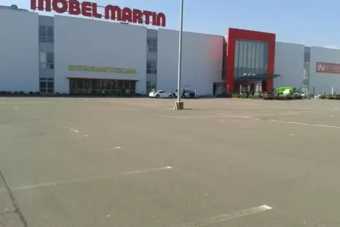 Möbel Martin hat schon geschlossen. 