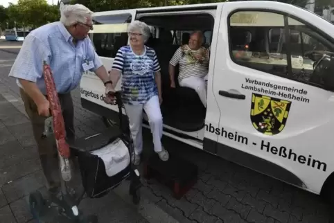 Die Lambsheimer haben den Betrieb des Bürgerbusses eingestellt. Der Wagen der VG Lambsheim-Heßheim (unser Bild) fährt allerdings