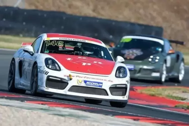 Ein wichtiges Standbein von Sch&uuml;tz Motorsport ist der Porsche Sports Cup, in dem gleich mehrere Fahrzeuge betreut werden.