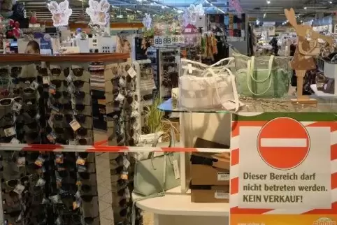 In Neustadt hat die Globus-Filiale Bereiche abgesperrt, in Grünstadt dagegen nicht. 