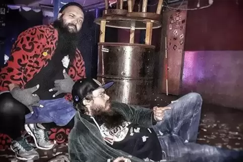 Die Zweibrücker Musiker Nicolas Perrault (links) und David Angel sind das Duo 114 Thekenrap.