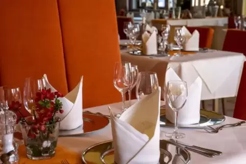 Tische in Restaurants und Gaststätten der Region bleiben unbesetzt: Die Kreisverwaltung hat ab Samstag, 21. März, die Schließung