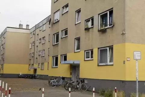 ProblemblöckeDie Wohnblöcke in der Bayreuther Straße, hier wohnen derzeit 208 Menschen. Unser Autor hätte sich gerne vor Ort mit