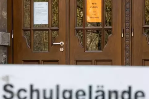 Die Schulen bleiben noch bis Mitte April geschlossen. 