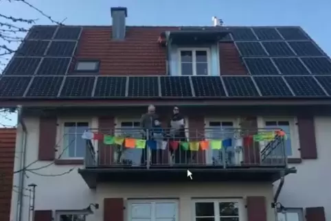 Mit Beethoven dem Virus trotzen: Christoph, Vincent und Carmen König aus Kandel folgten dem Aufruf zur Solidarität.