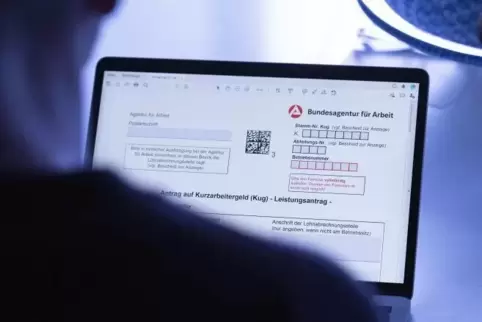 Kurzarbeit bei der Agentur anzeigen und den Antrag stellen – das geht auch online. 