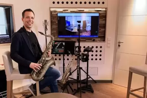 Markus Metz, Lehrer für Saxophon und Klarinette in der Musikschule der Kolpingskapelle Hambach, hat seinen Unterricht inzwischen
