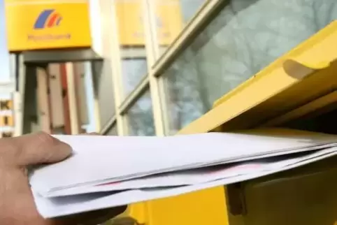Per Brief informiert die Verbandsgemeindeverwaltung Leiningerland die Asylbewerber. 