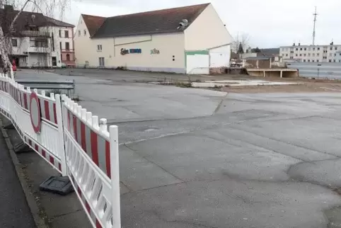 Wieder offen – eine Zeit lang sogar kostenlos: Parkplatz am Eden-Kino.