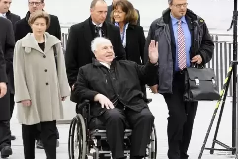 Helmut Kohl im März 2011 bei der Einweihung des Platzes der Deutschen Einheit.