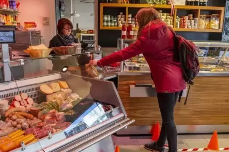 Metzgerei Grimm: Abstand halten. 